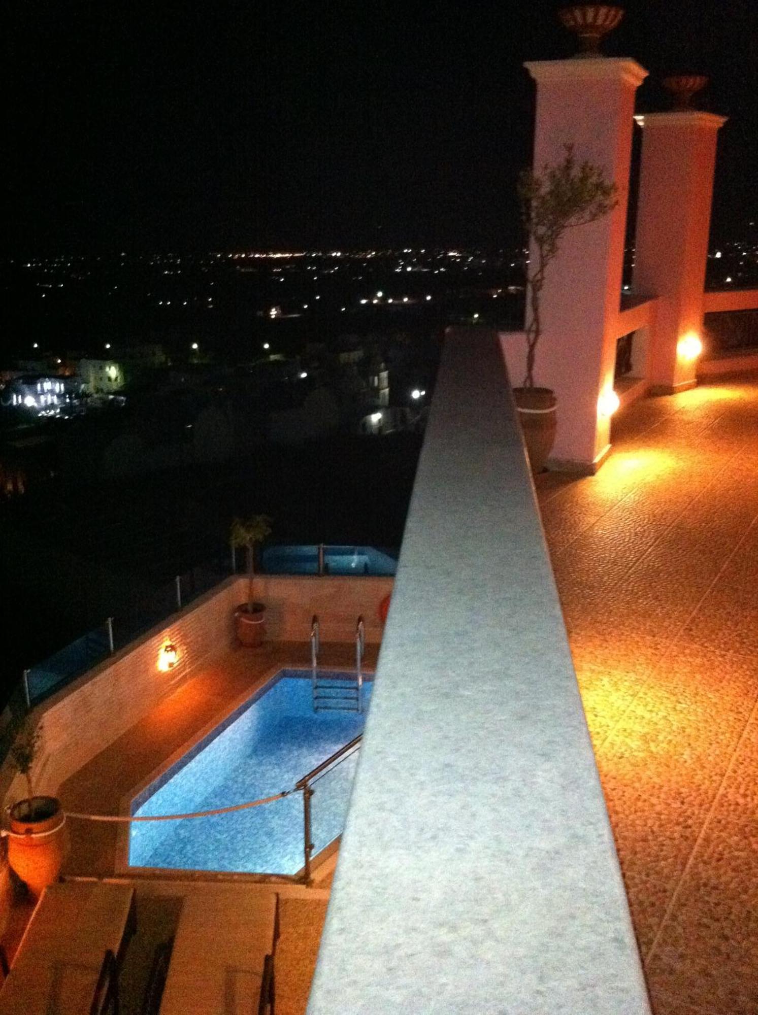 Nectarios Villa - Studios & Suites Adults Only Fira  Exteriör bild